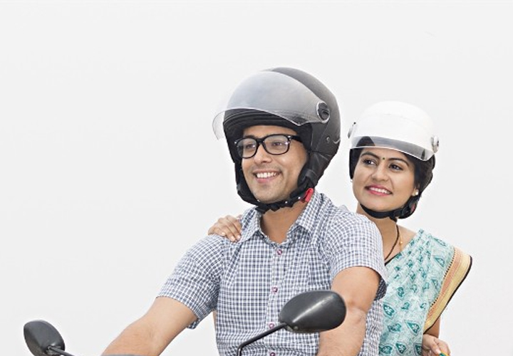 പിന്‍സീറ്റ് യാത്രികര്‍ക്ക് ഇനിമുതല്‍ ഹെല്‍മറ്റ് നിര്‍ബന്ധം; വിജ്ഞാപനം ഉടനെന്ന് സര്‍ക്കാര്‍