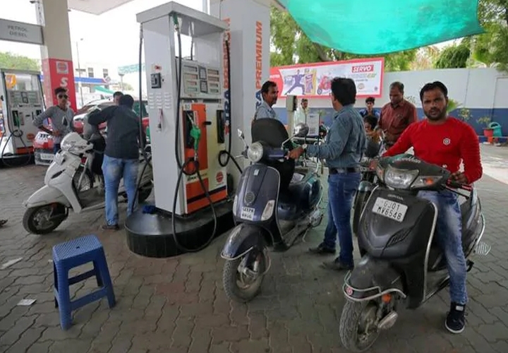 ഇന്ത്യയില്‍ ഇന്ധനവില വീണ്ടും കൂട്ടി; നിരക്ക് അറിയാം
