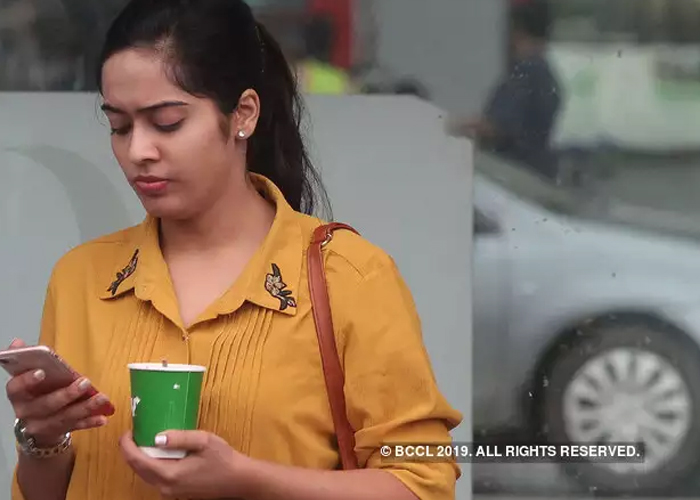 താരിഫ് വര്‍ധനവിന് പിന്നാലെ ദീര്‍ഘകാല പാക്കേജുകളോട് വിട പറഞ്ഞ് ടെലികോം ഉപഭോക്താക്കള്‍