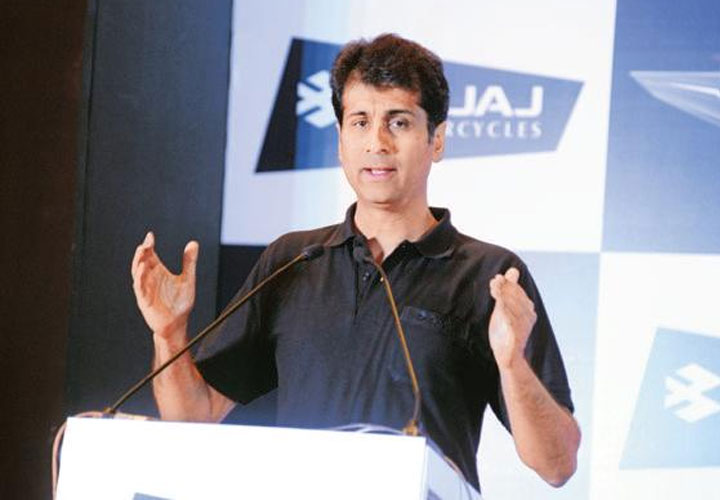 ബജാജ് കമ്പനിയിലെ ജീവനക്കാര്‍ക്ക് ആശ്വാസ വാര്‍ത്തയുമായി എംഡി രാജീവ് ബജാജ്; 'ഏഴ് ശതമാനം വില്‍പന ഇടിവെന്നത് ഒരു പ്രതിസന്ധിയല്ല'; തൊഴിലാളികളുടെ ജീവിതം വെച്ച് കളിക്കില്ലെന്നും വാഹന ഭീമന്റെ ഉറപ്പ്