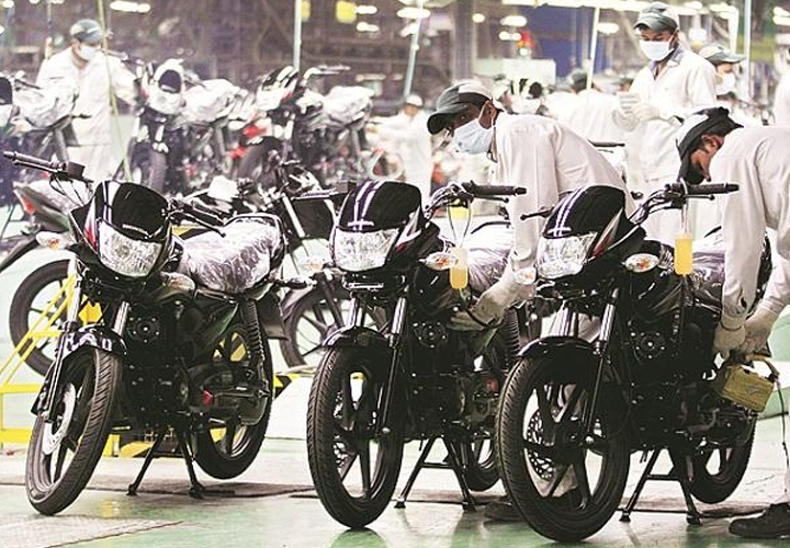 ഇരുചക്ര വാഹന വ്യവസായ മേഖലയ്ക്ക് വമ്പന്‍ തിരിച്ചടി; വാങ്ങാനാളില്ല